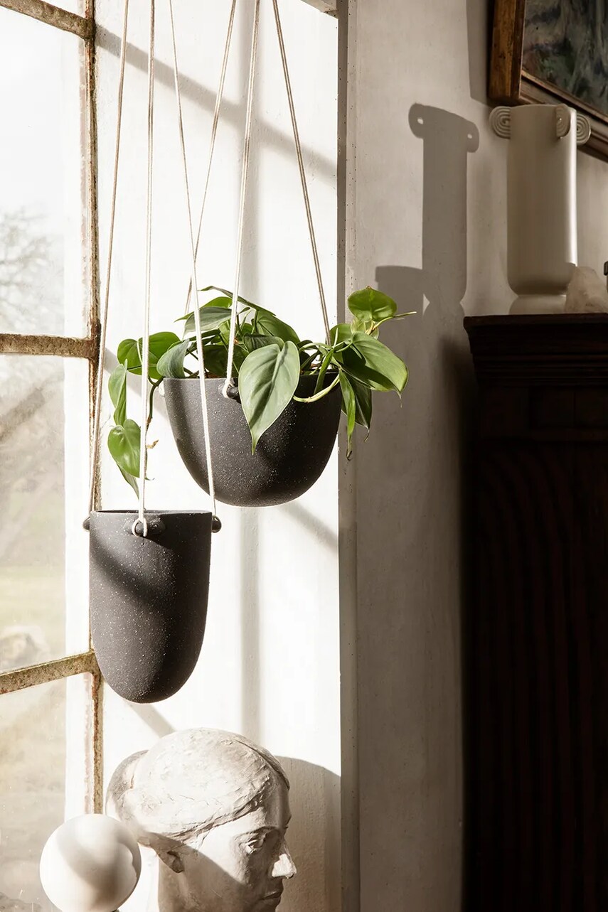 Підвісний вазон ferm LIVING Speckle колір чорний