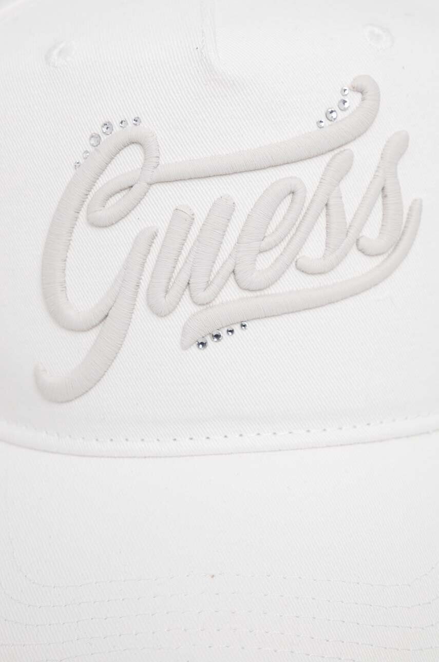 Джинсова кепка Guess колір білий з аплікацією