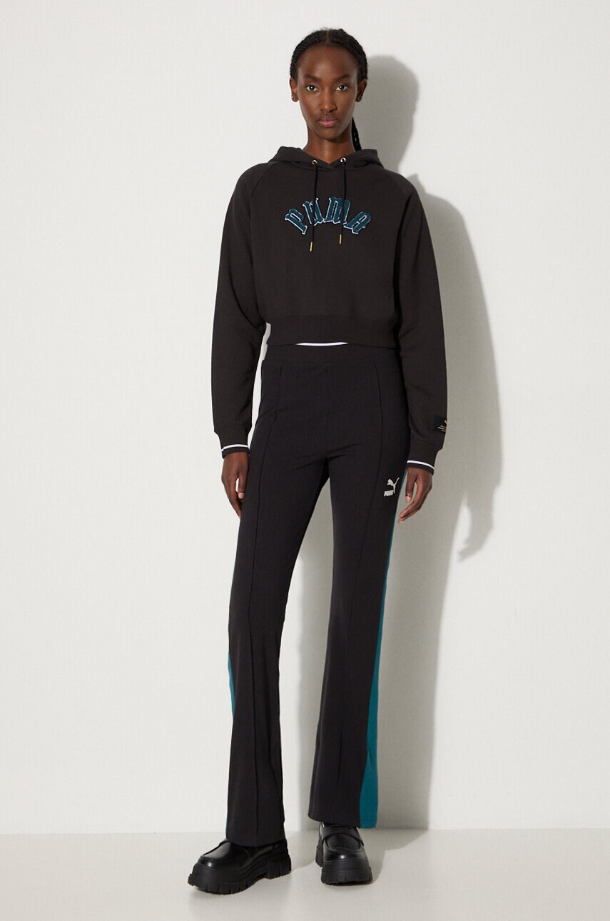 Кофта Puma Classics Play Paris Relaxed Hoodie жіноча колір чорний з капюшоном з аплікацією 627484