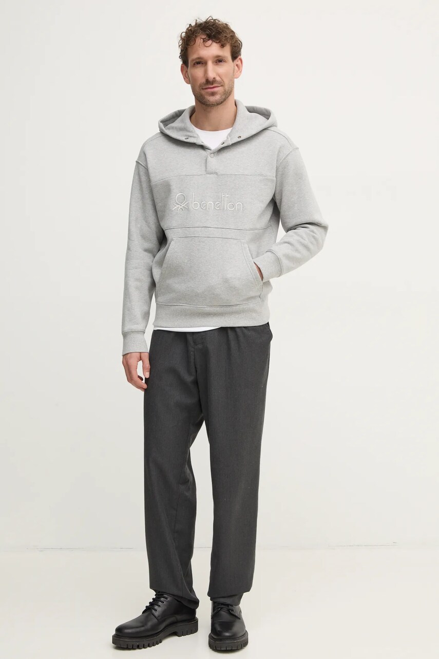 Кофта United Colors of Benetton чоловіча колір сірий з капюшоном з аплікацією 3VVUU201P