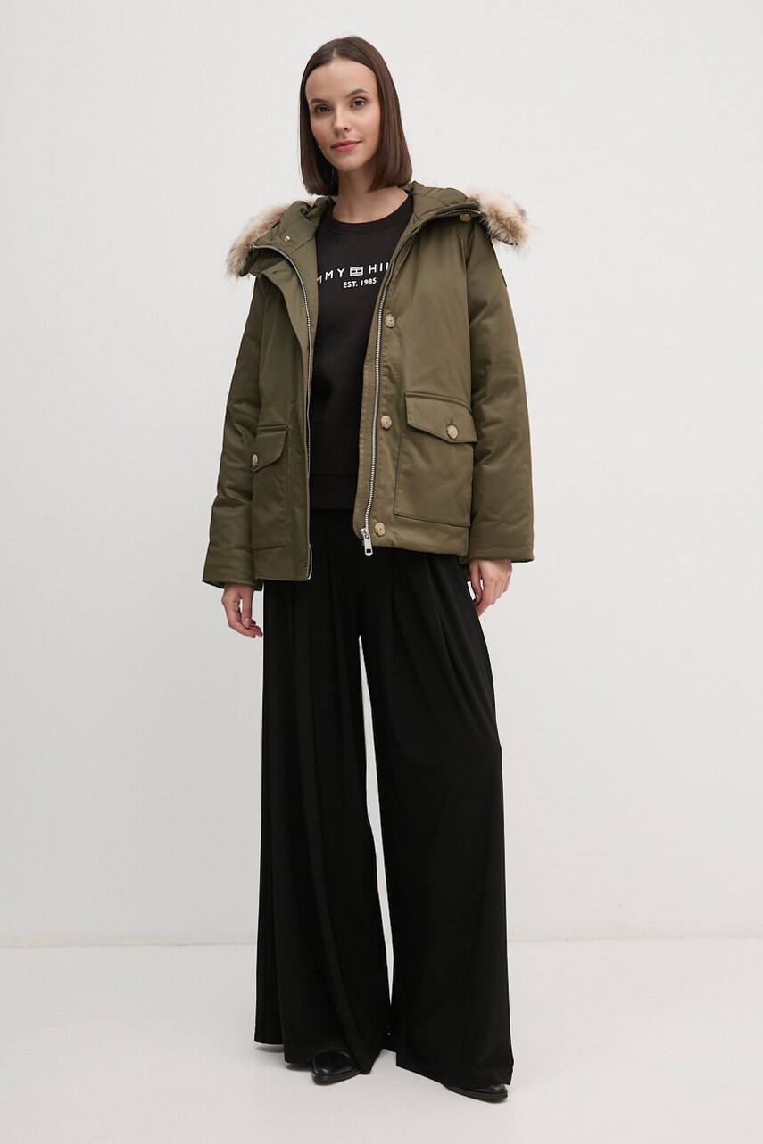 Куртка Tommy Hilfiger жіноча колір зелений зимова WW0WW42744