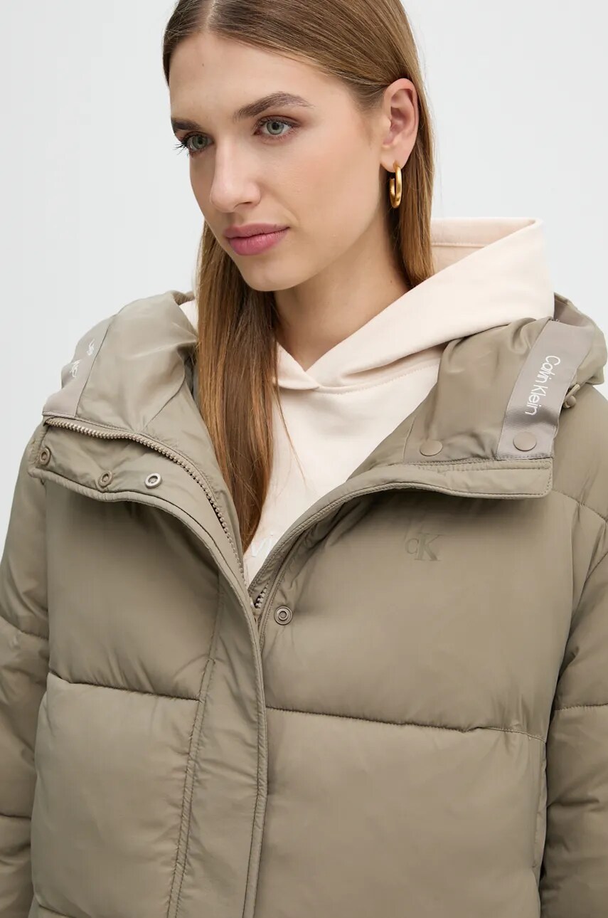 Куртка Calvin Klein Jeans жіноча колір зелений зимова J20J224112