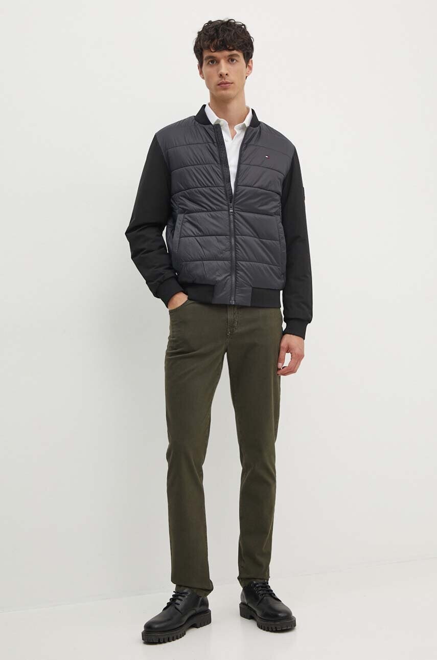 Штани Tommy Hilfiger чоловічі колір зелений прямі MW0MW32934