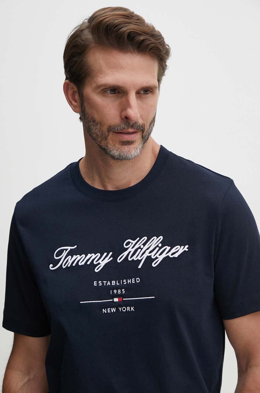 Бавовняна футболка Tommy Hilfiger чоловіча колір синій з аплікацією MW0MW33691