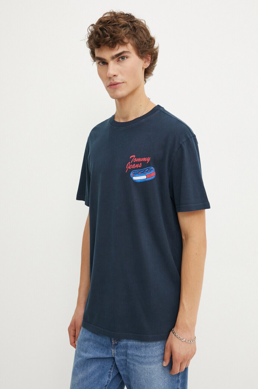 Бавовняна футболка Tommy Jeans чоловіча колір синій з принтом DM0DM18552