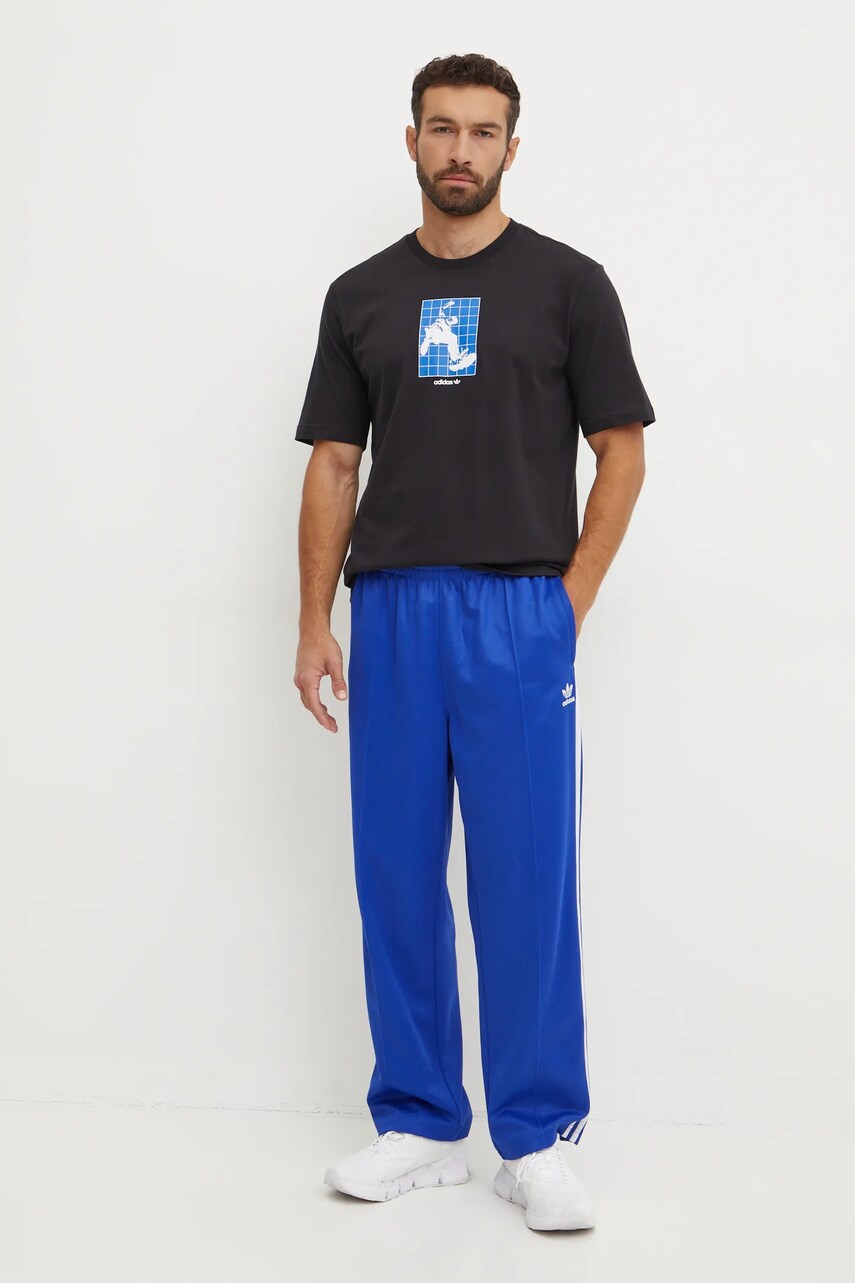 Бавовняна футболка adidas Originals GRFX Tee чоловіча колір чорний з принтом IY2080