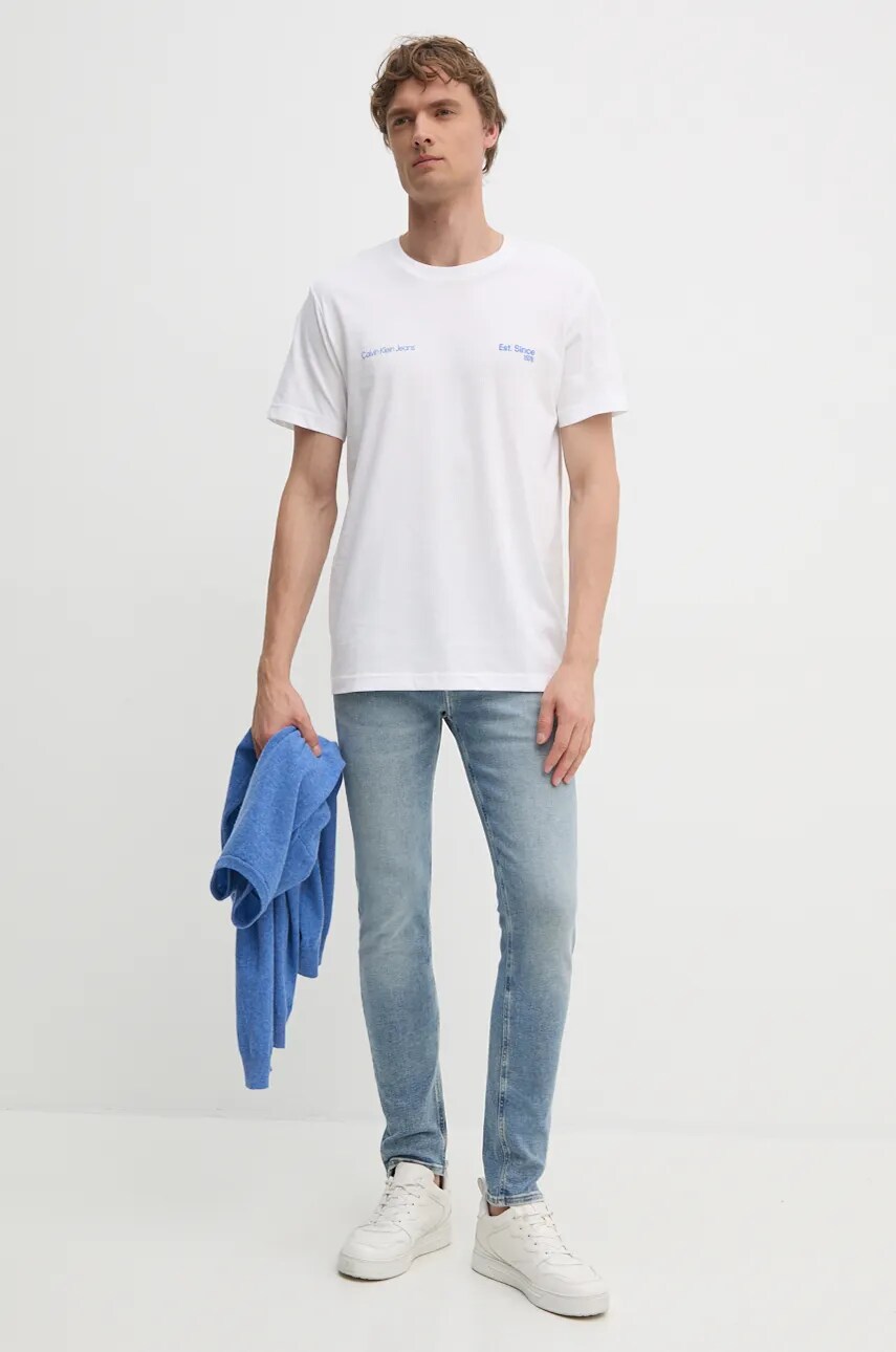 Бавовняна футболка Calvin Klein Jeans чоловіча колір білий з принтом J30J326867