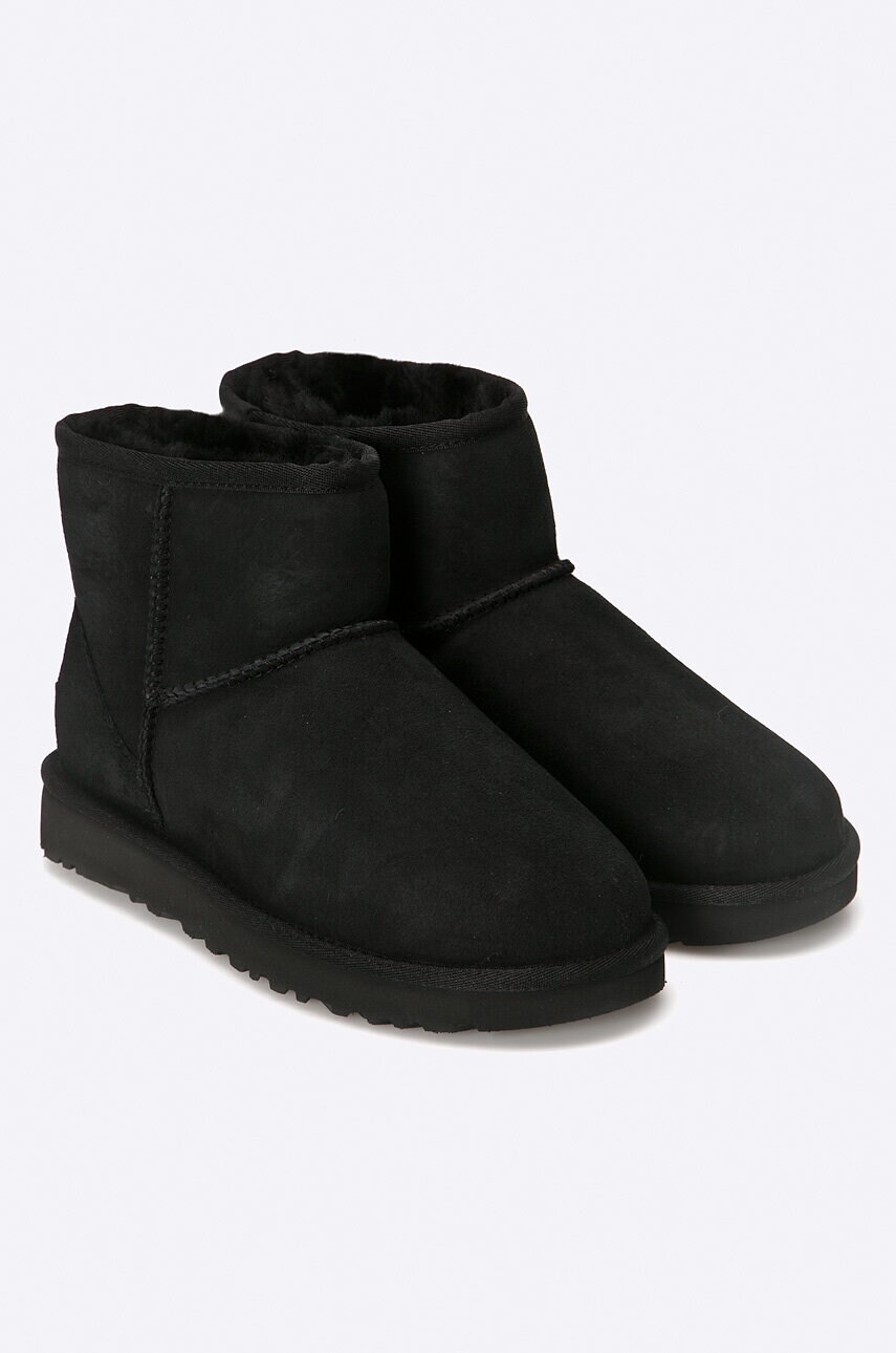 Замшеві чоботи UGG Classic Mini II жіночі колір чорний 1016222-BLK