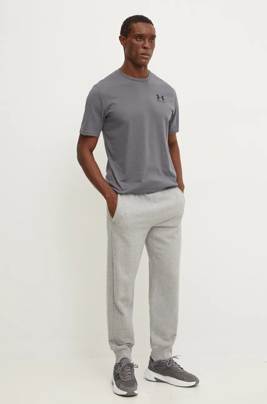 Футболка Under Armour SPORTSTYLE LEFT CHEST чоловіча колір сірий однотонна 1326799