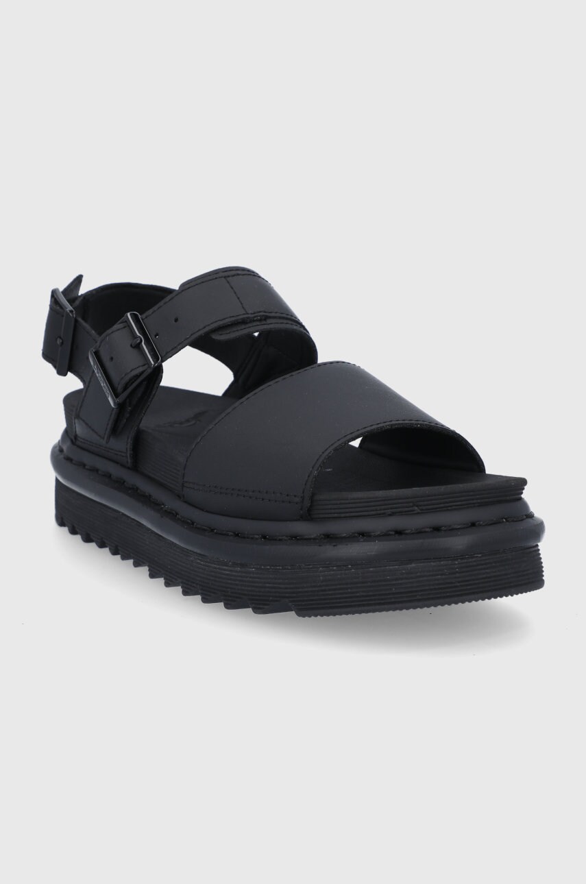Шкіряні сандалі Dr. Martens Voss жіночі колір чорний на платформі DM23802001.Voss-Black