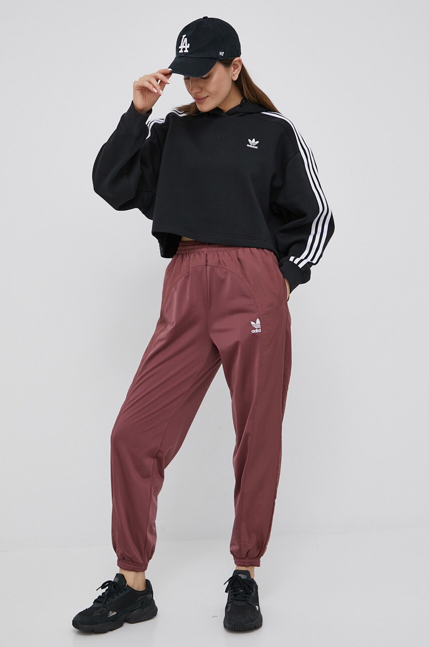 Кофта adidas Originals Adicolor жіноча колір чорний з аплікацією HC2016-BLACK