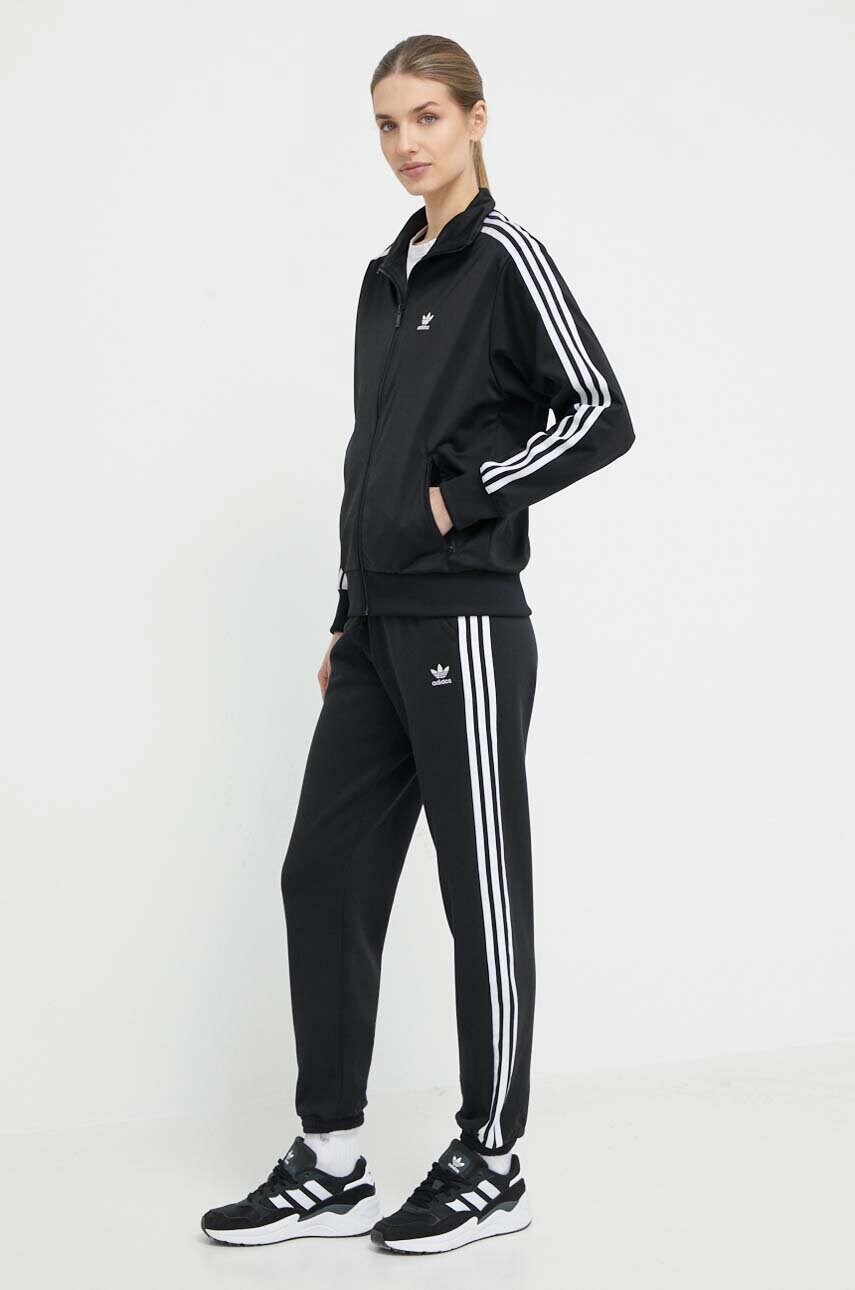 Бавовняні спортивні штани adidas Originals колір чорний з аплікацією