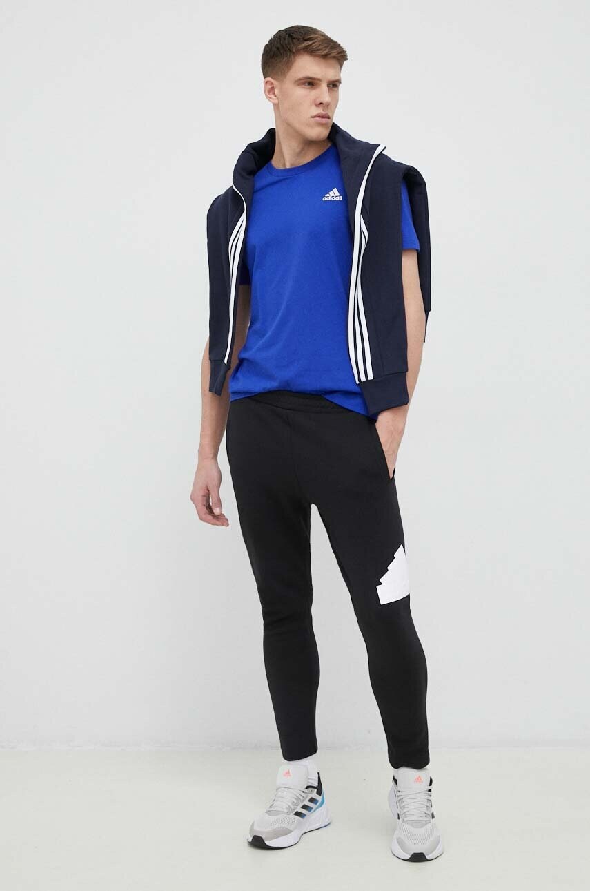 Бавовняна футболка adidas однотонний