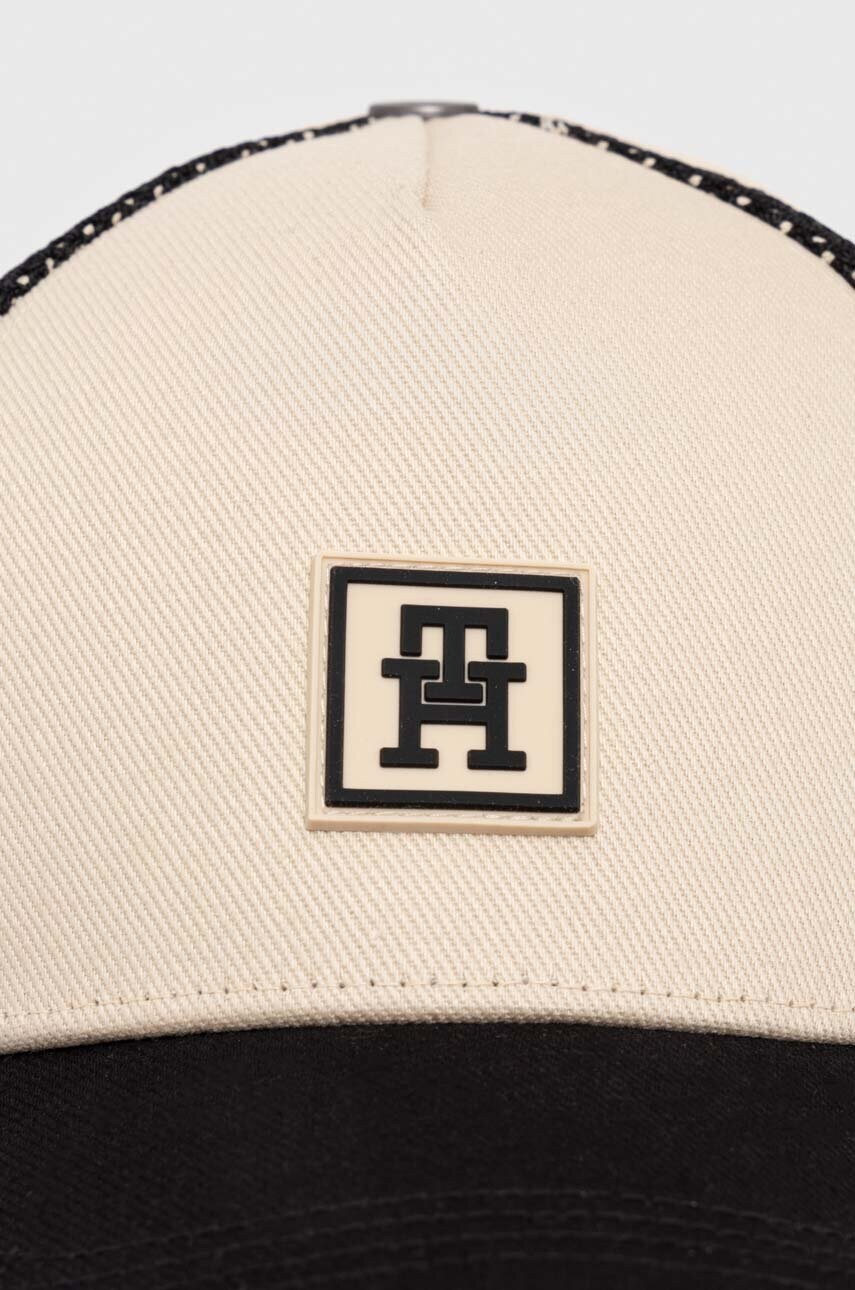 Кепка Tommy Hilfiger колір бежевий з аплікацією