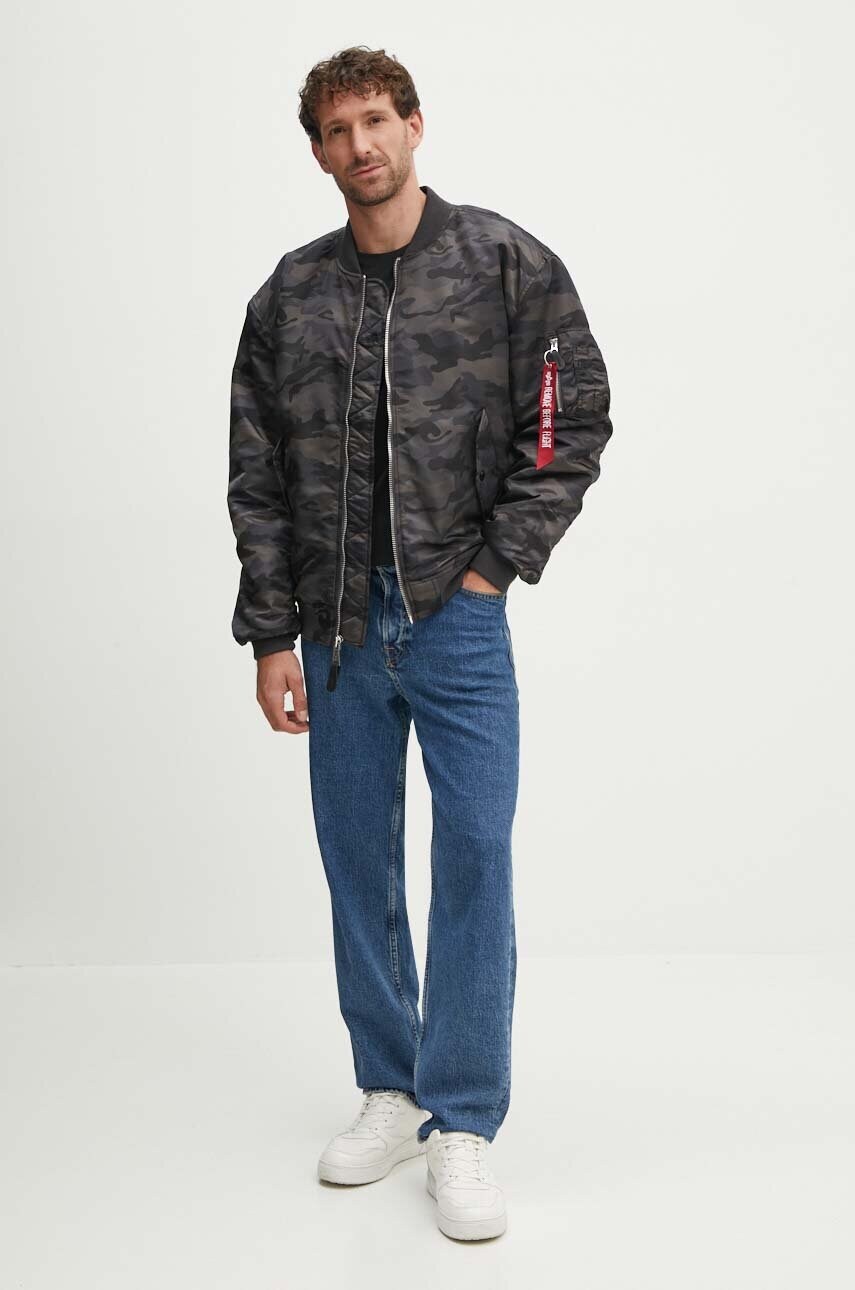 Куртка-бомбер Alpha Industries MA-1 CS Camo чоловіча колір чорний перехідна