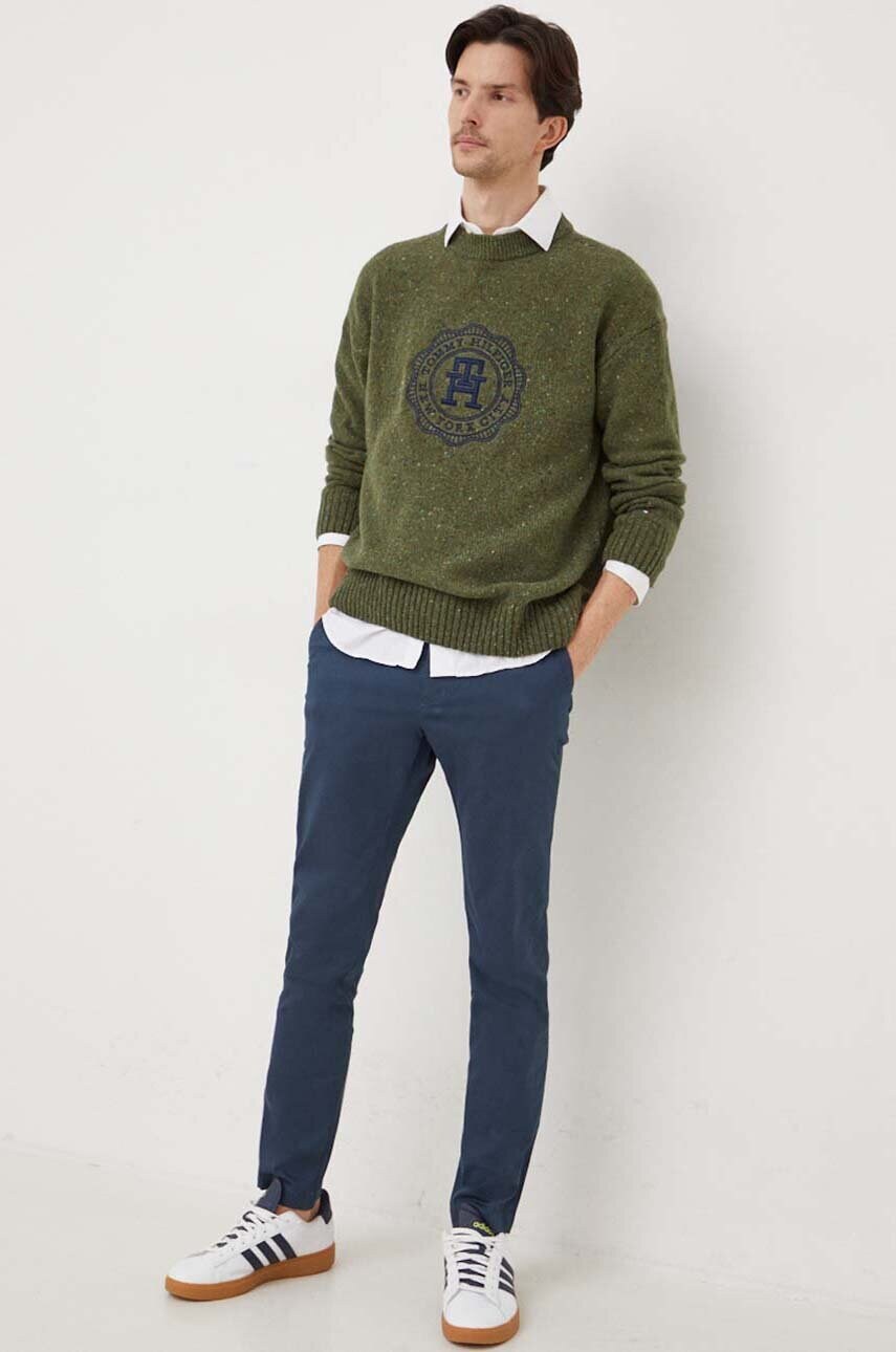 Штани Tommy Hilfiger чоловічі колір синій фасон chinos