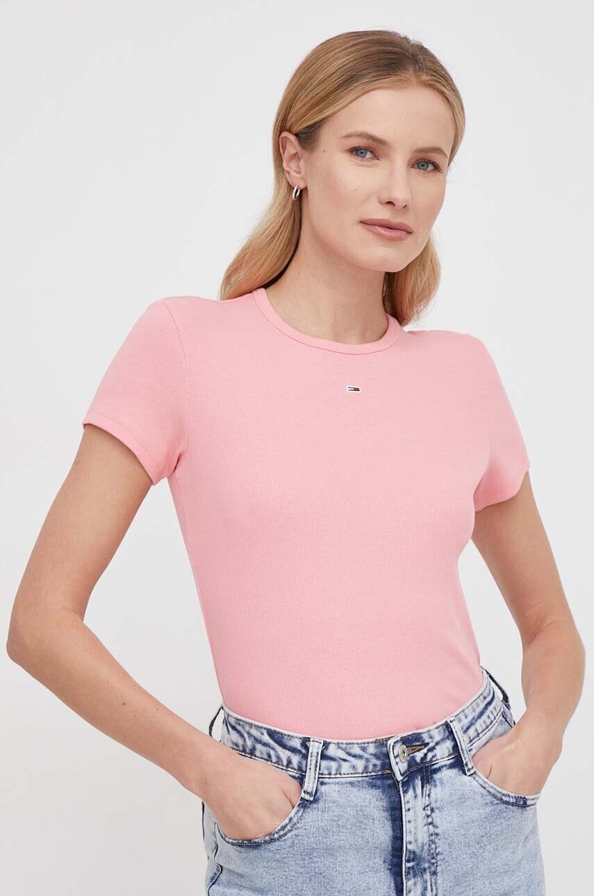 Футболка Tommy Jeans жіноча колір рожевий DW0DW17383