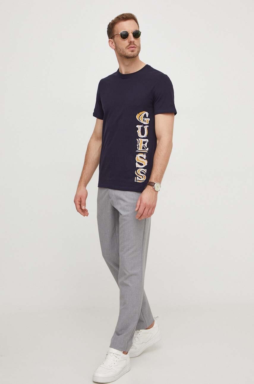 Футболка Guess чоловічий колір синій з принтом