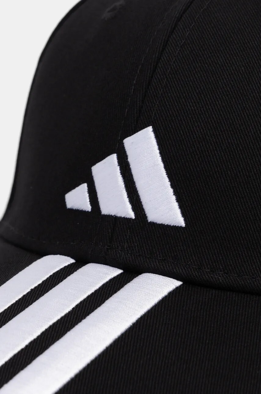 Бавовняна бейсболка adidas BBALL 3S CAP NL колір чорний з аплікацією JG1072