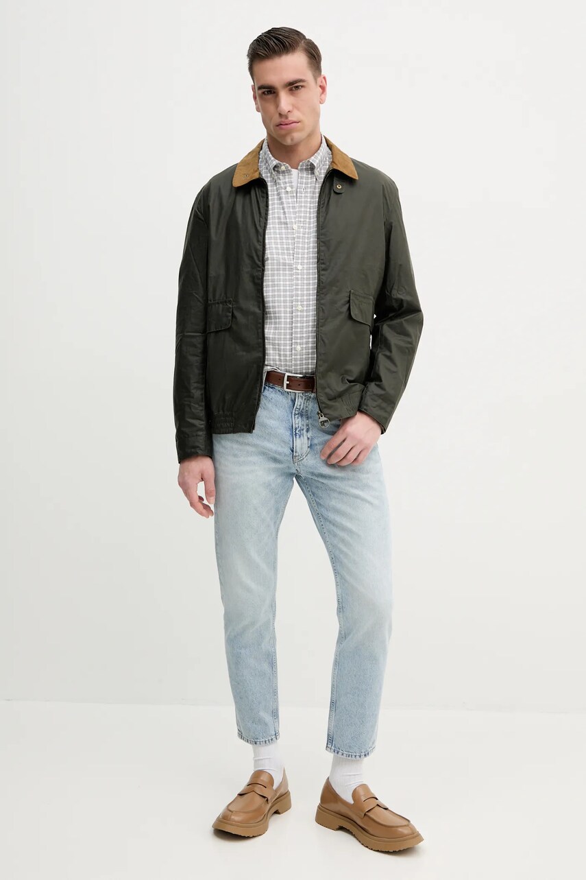 Бавовняна куртка Barbour Newbury Wax Jacket колір зелений перехідна MWX2449