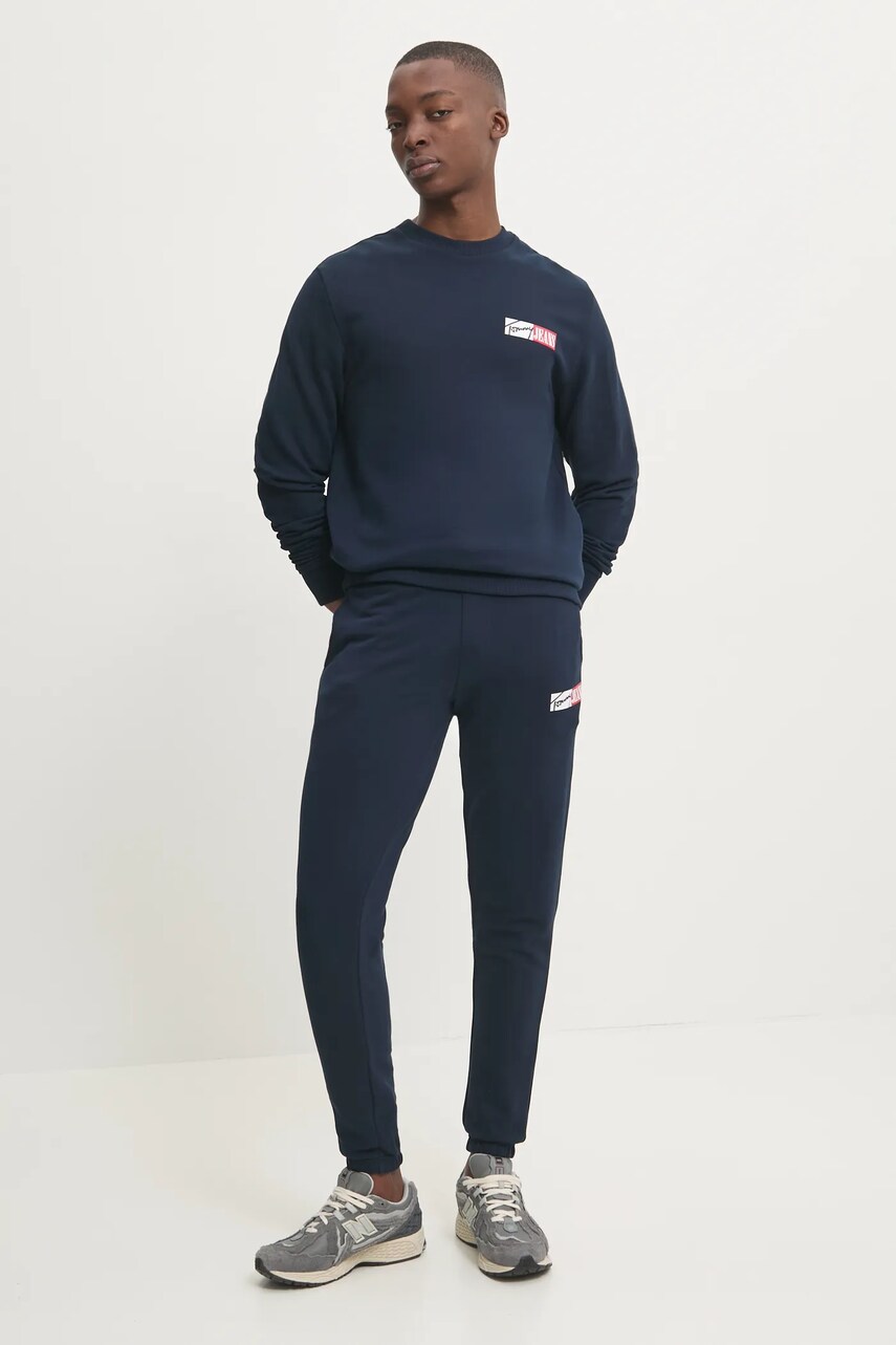 Бавовняні спортивні штани Tommy Jeans колір синій з принтом DM0DM20277