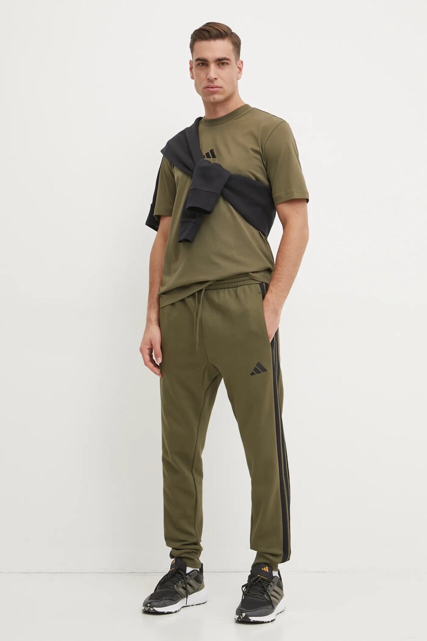 Спортивні штани adidas Essentials колір зелений візерунок JD1857