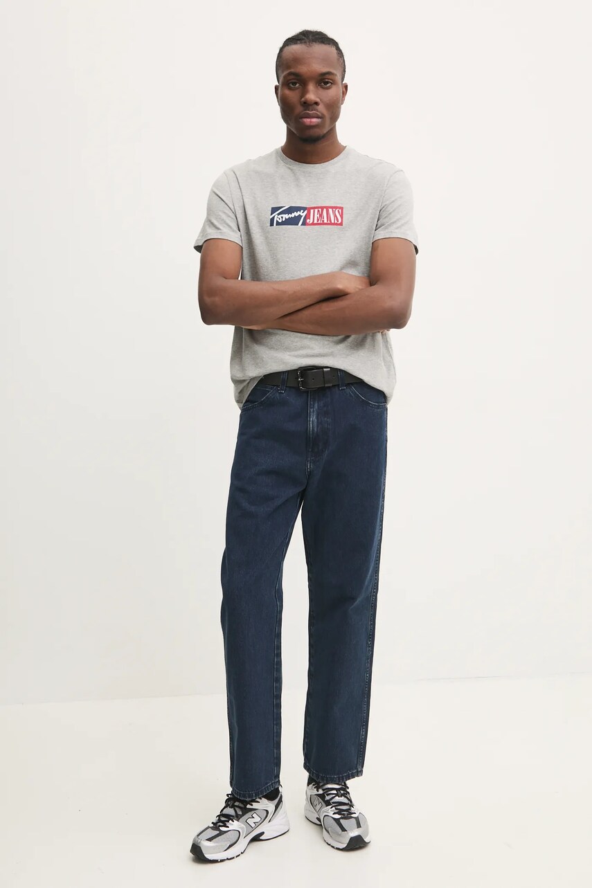 Бавовняна футболка Tommy Jeans чоловіча колір сірий з принтом DM0DM20365