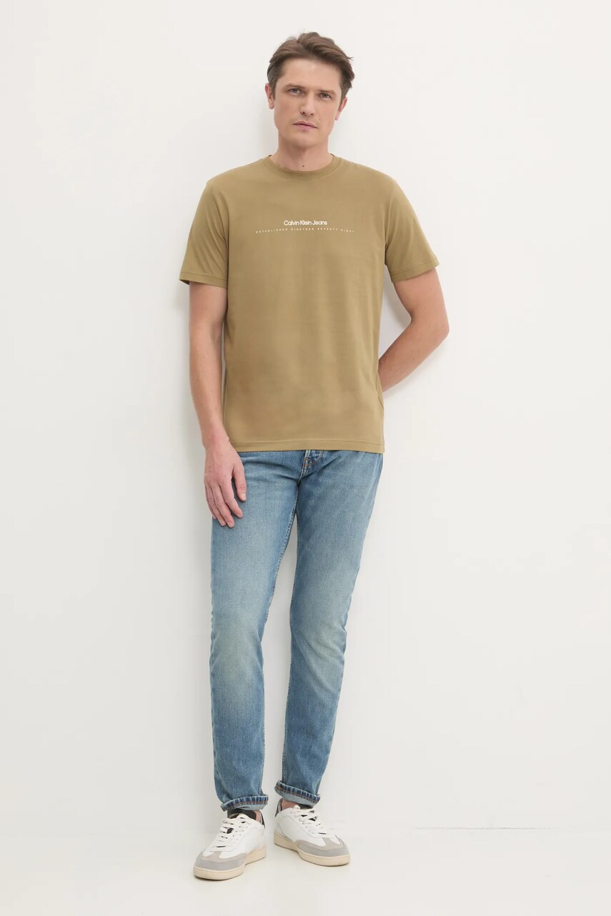 Бавовняна футболка Calvin Klein Jeans чоловіча колір зелений з принтом J30J327075