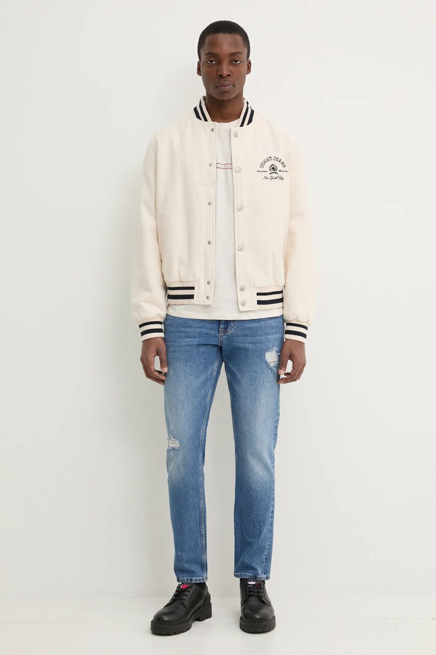 Футболка Tommy Jeans чоловіча колір бежевий з принтом DM0DM20779